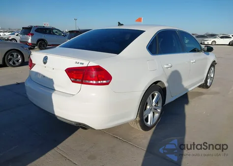 2012 Volkswagen Passat 3.6L V6 Se z USA, uszkodzony, nr VIN 1VWBM7A32CC095353